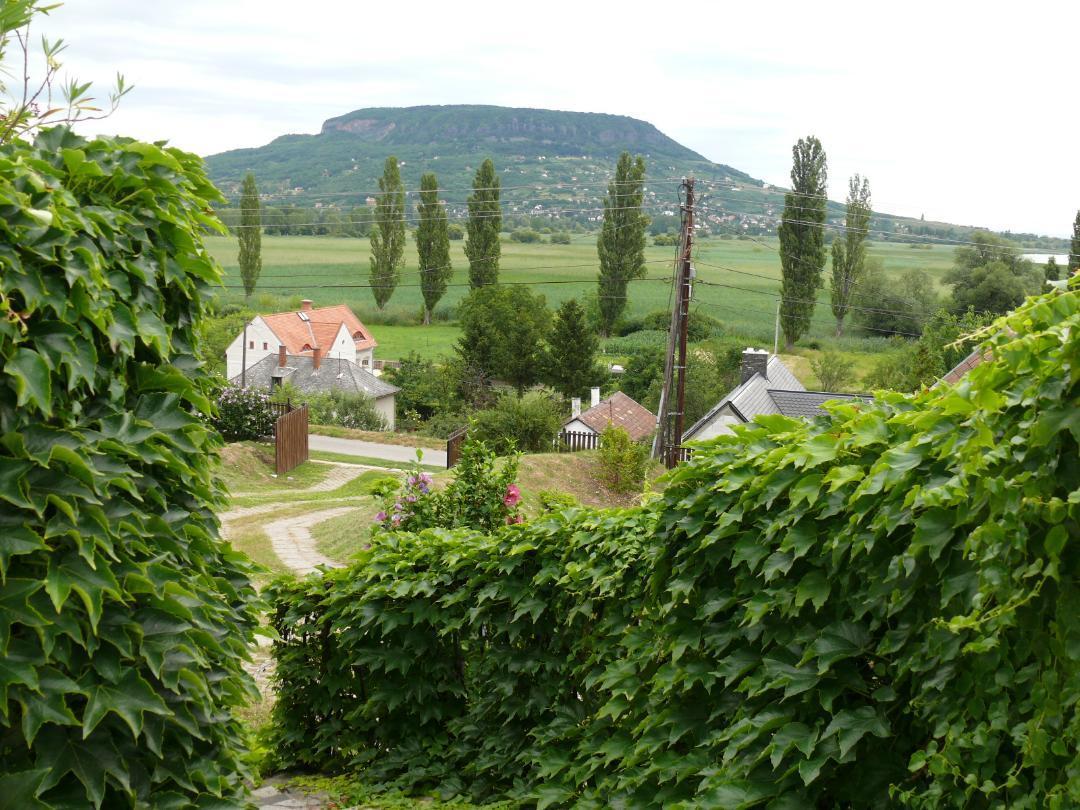 Szigligeti Panorama Apartmanhaz Exterior photo