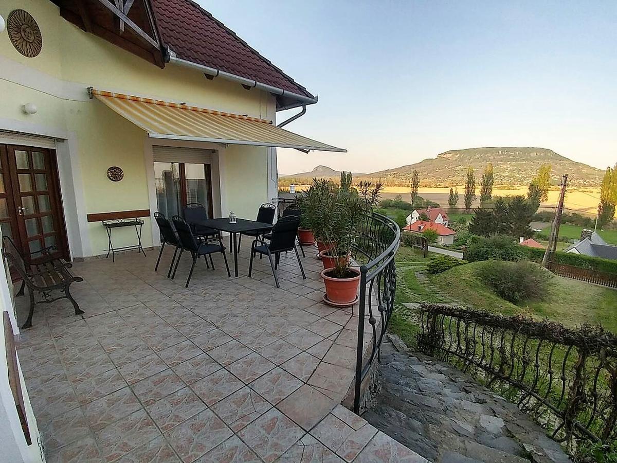 Szigligeti Panorama Apartmanhaz Exterior photo