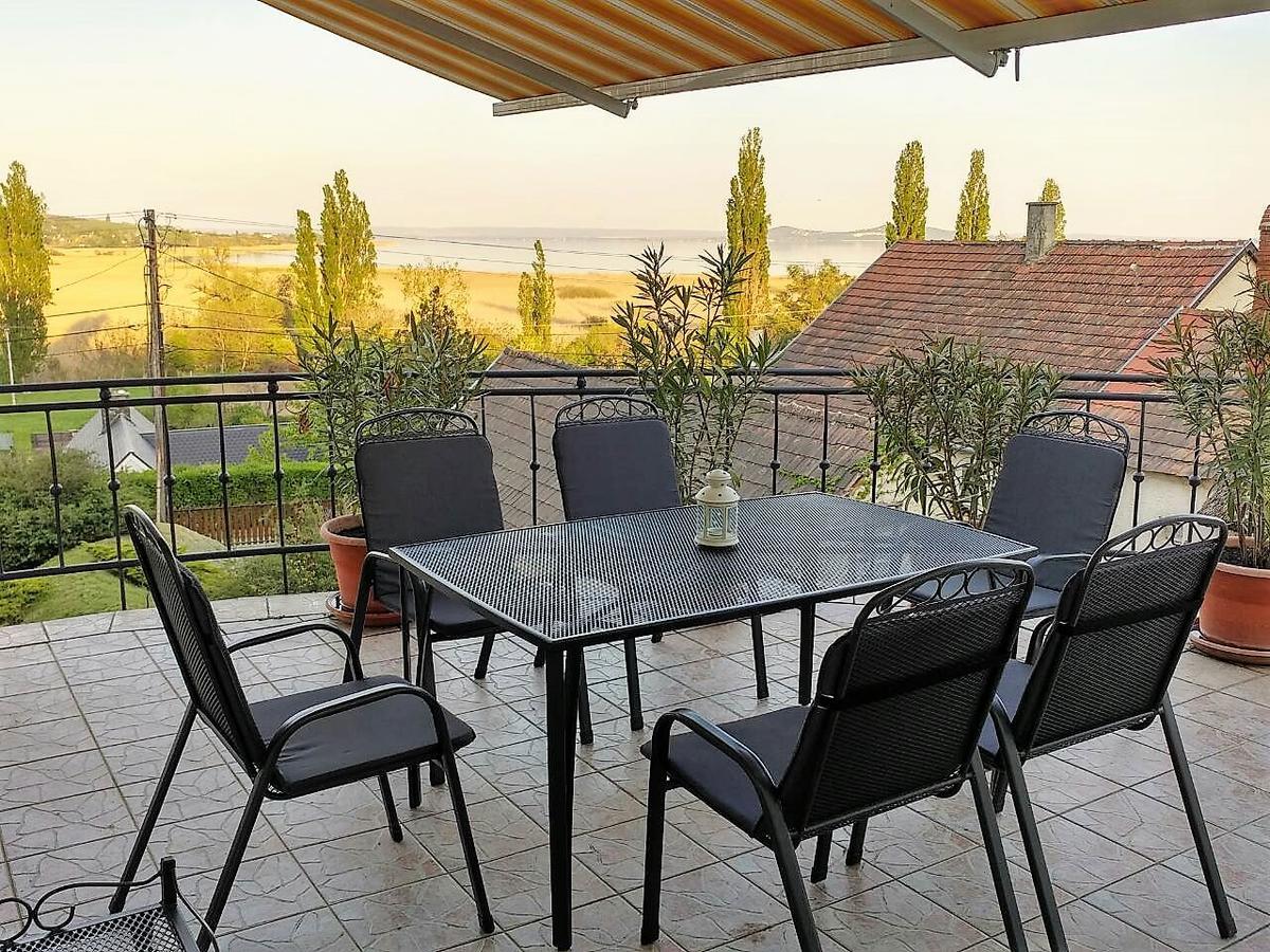Szigligeti Panorama Apartmanhaz Exterior photo